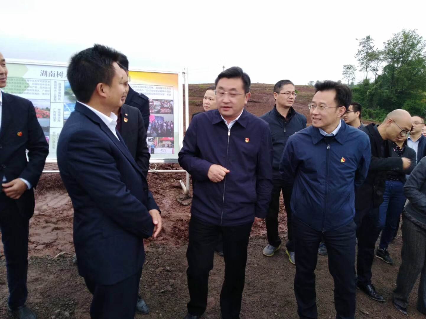 熱烈歡迎隆昌市委、政府領導蒞臨隆昌樹人公司基地視察指導工作